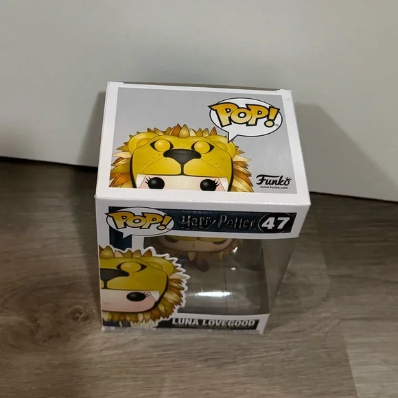 Funko Pop! Harry Potter Luna Lovegood Lion Hat #47 New in Box - Picture 5 of 6